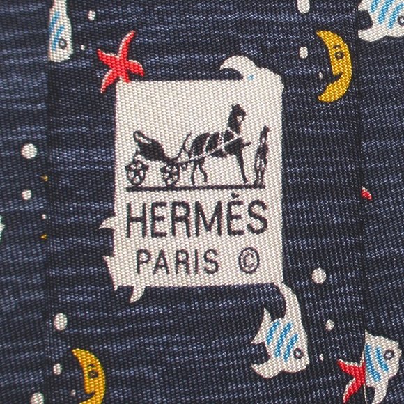 100% REAL HERMES TIE ~ DARK BLUE w FUN ANGEL FISH & YELLOW MOONS RED STARFISH - Picture 3 of 6